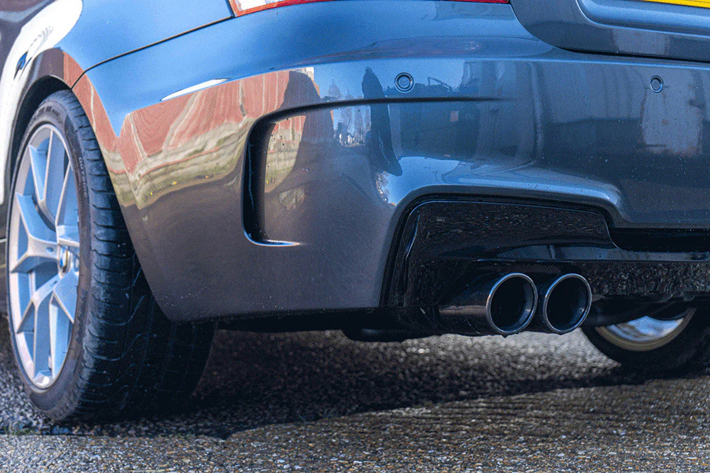 E82 E88 1M Look Rear Bumper for BMW 1 Series - Image 5