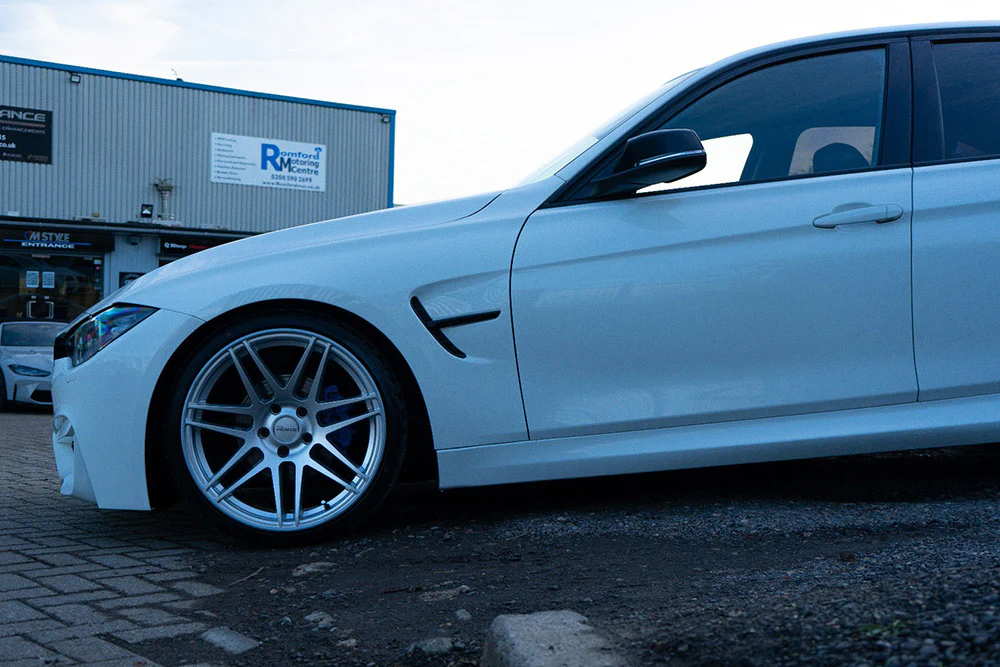 F30/31 MStyle ''M'' look wings with black air intakes. - Image 3