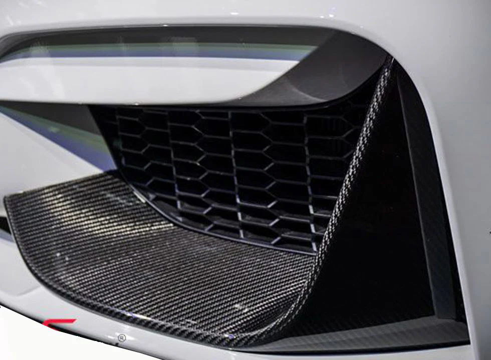 F8X M3/M4 BMW performance carbon corner splitters - Image 2